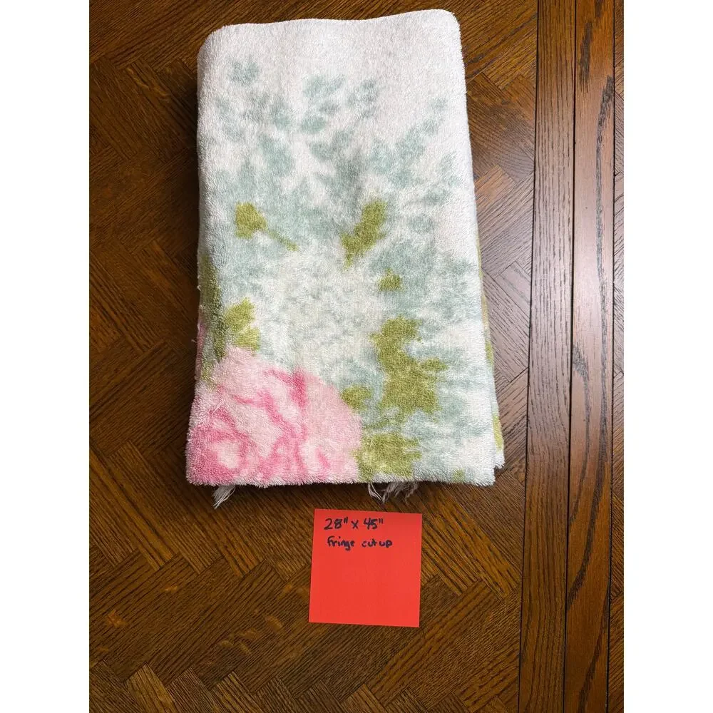VINTAGE Fieldcrest white and pink rose bath towel